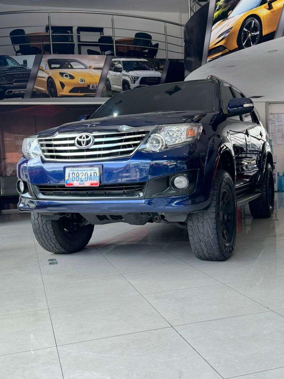 Toyota Fortuner-693